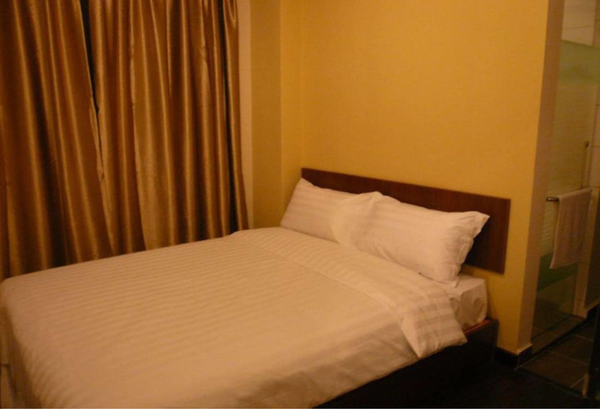 101 Lake View Hotel Puchong Exterior foto